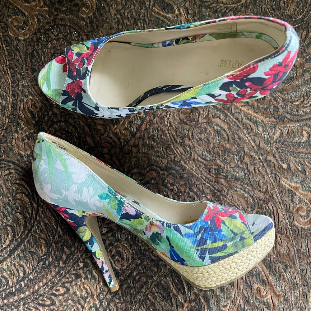 Apt 9 floral high heel shoes